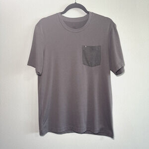 Travis Mathew Gray Short‎ Sleeve Pocket Tee Shirt Size Med Stretchy Golf